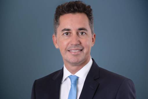 El ministro Manuel Calvo asume la Jefatura de Gabinete